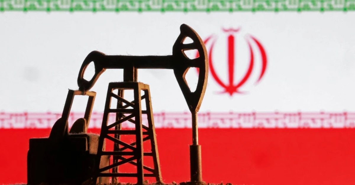 Giá xăng vẫn “chưa đủ cao”: Vì sao ông Donald Trump chưa cần nhượng bộ Iran?