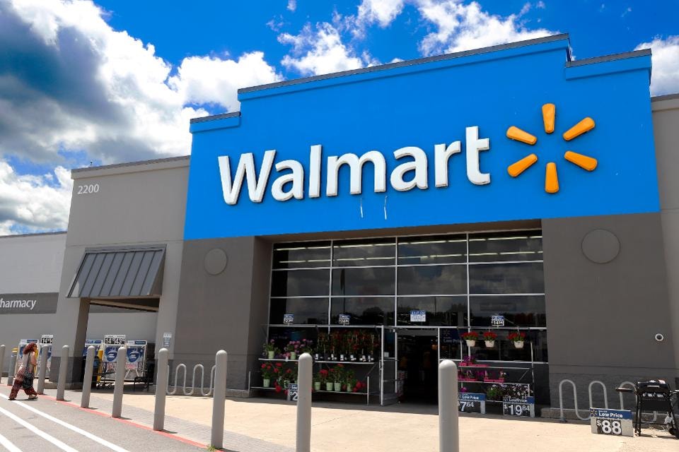 CEO Walmart trấn an khách hàng: Giá thấp vẫn là ưu tiên hàng đầu, nhưng áp lực đang ngày càng mạnh